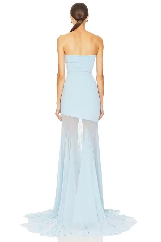 Dames strapless maxi-jurk met asymmetrisch transparant inzetstuk en uitlopende zoom