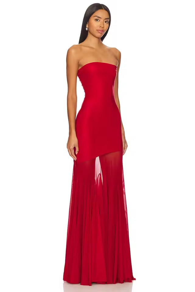 Dames strapless maxi-jurk met asymmetrisch transparant inzetstuk en uitlopende zoom