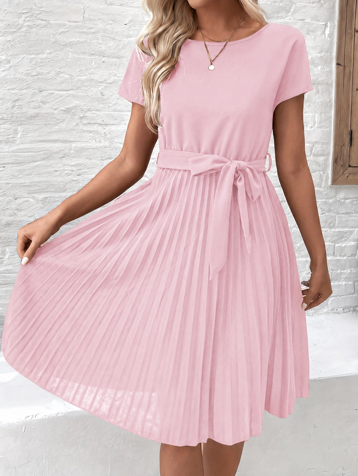 Elise | Plissiertes Kurzarm-Midikleid mit Bindegürtel