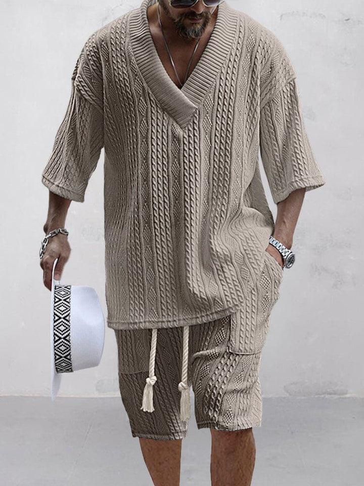 Emil Herren Zweiteiler aus Zopfstrick-Shirt mit V-Ausschnitt und Shorts – Khaki