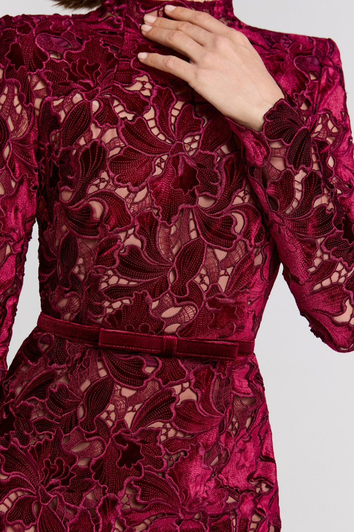 Festliches Kleid Damen Midi Spitzenkleid mit Stehkragen und Langarm und Gürtel