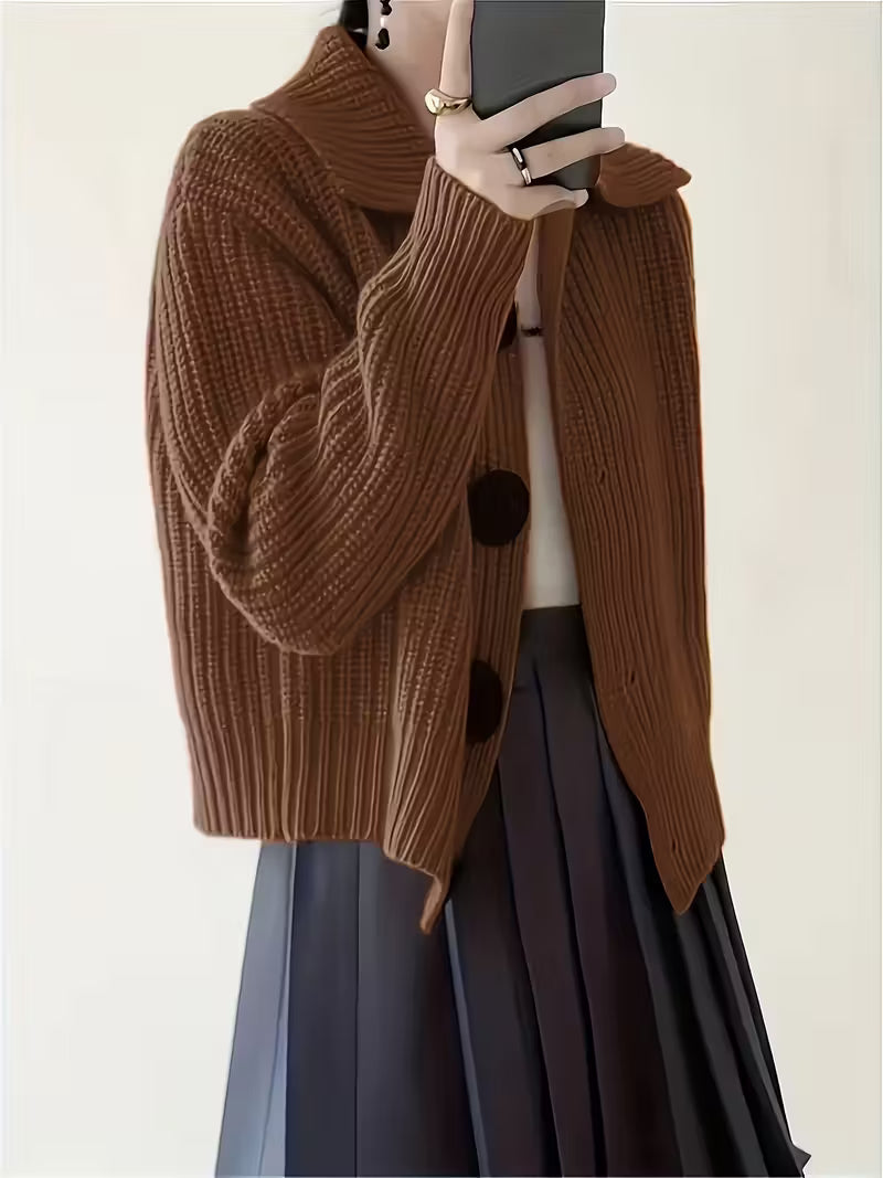 Frida Damen Grobstrickpullover mit großen Zierknöpfen