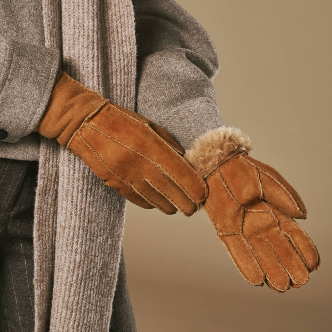 Damen Handschuhe mit Patchwork und Ziernähten – Cognac