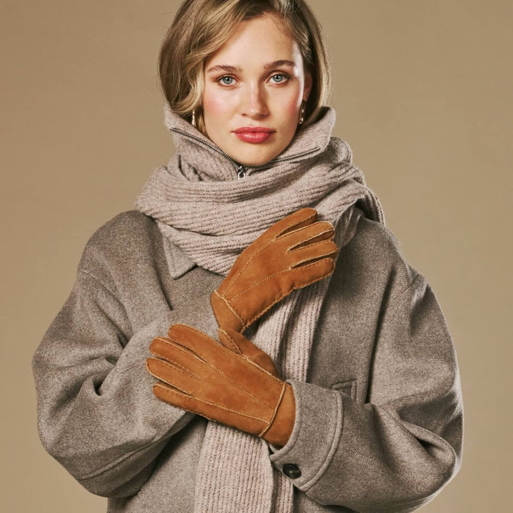 Damen Handschuhe mit Patchwork und Ziernähten – Cognac