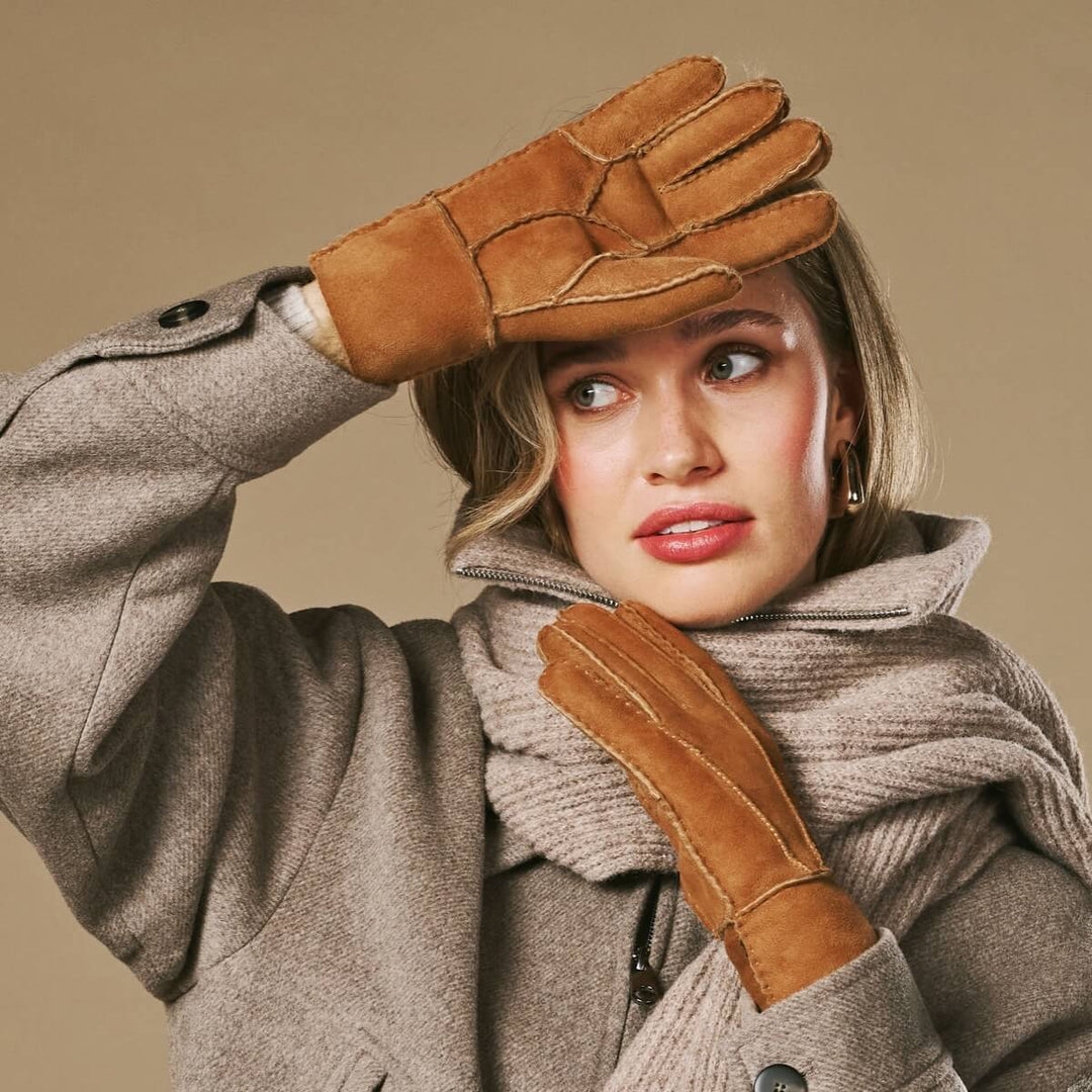 Damen Handschuhe mit Patchwork und Ziernähten – Cognac