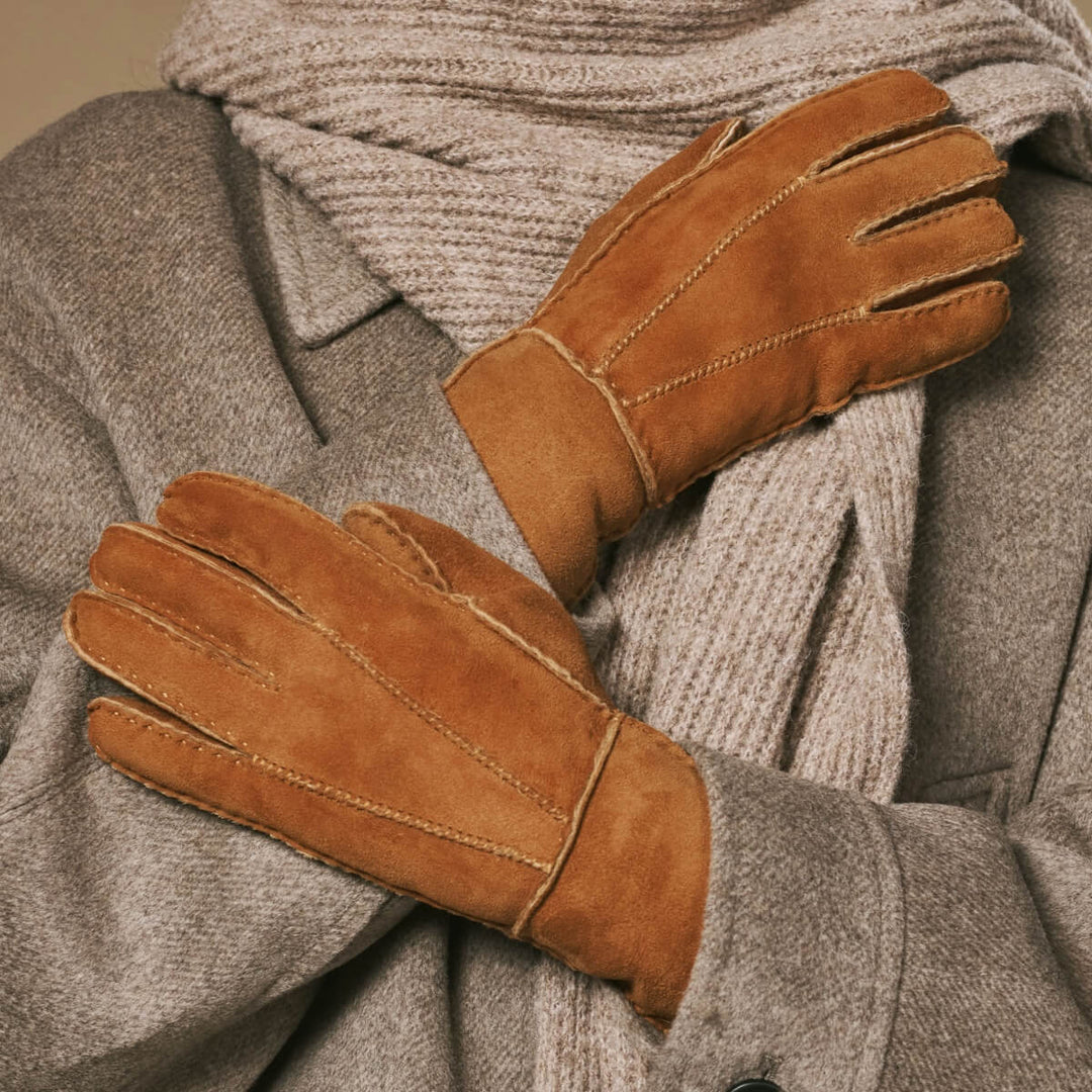 Damen Handschuhe mit Patchwork und Ziernähten – Cognac
