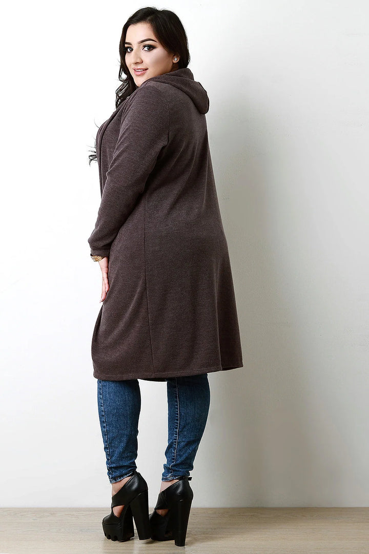 Hedda | Damen Strickcardigan in langer Form mit Kapuze und Knopfleiste