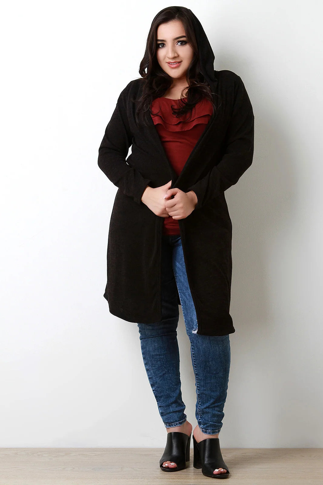 Hedda | Damen Strickcardigan in langer Form mit Kapuze und Knopfleiste