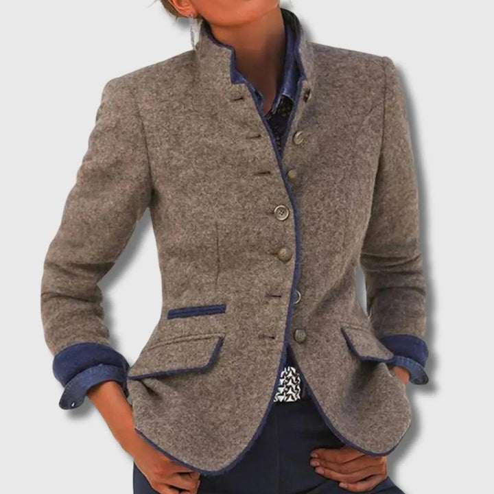 Irmgard Damen Jacke mit Stehkragen und Knopfleiste – Braun
