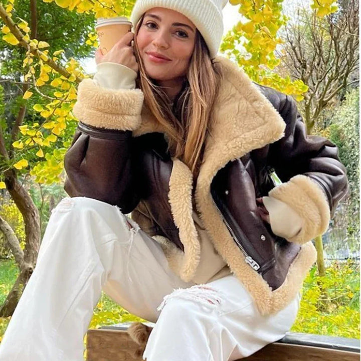 Isabell Damen Fliegerjacke aus Kunstleder mit Frontschnalle und großem Kragen