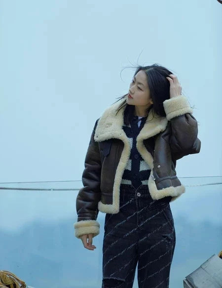 Isabell Damen Fliegerjacke aus Kunstleder mit Frontschnalle und großem Kragen