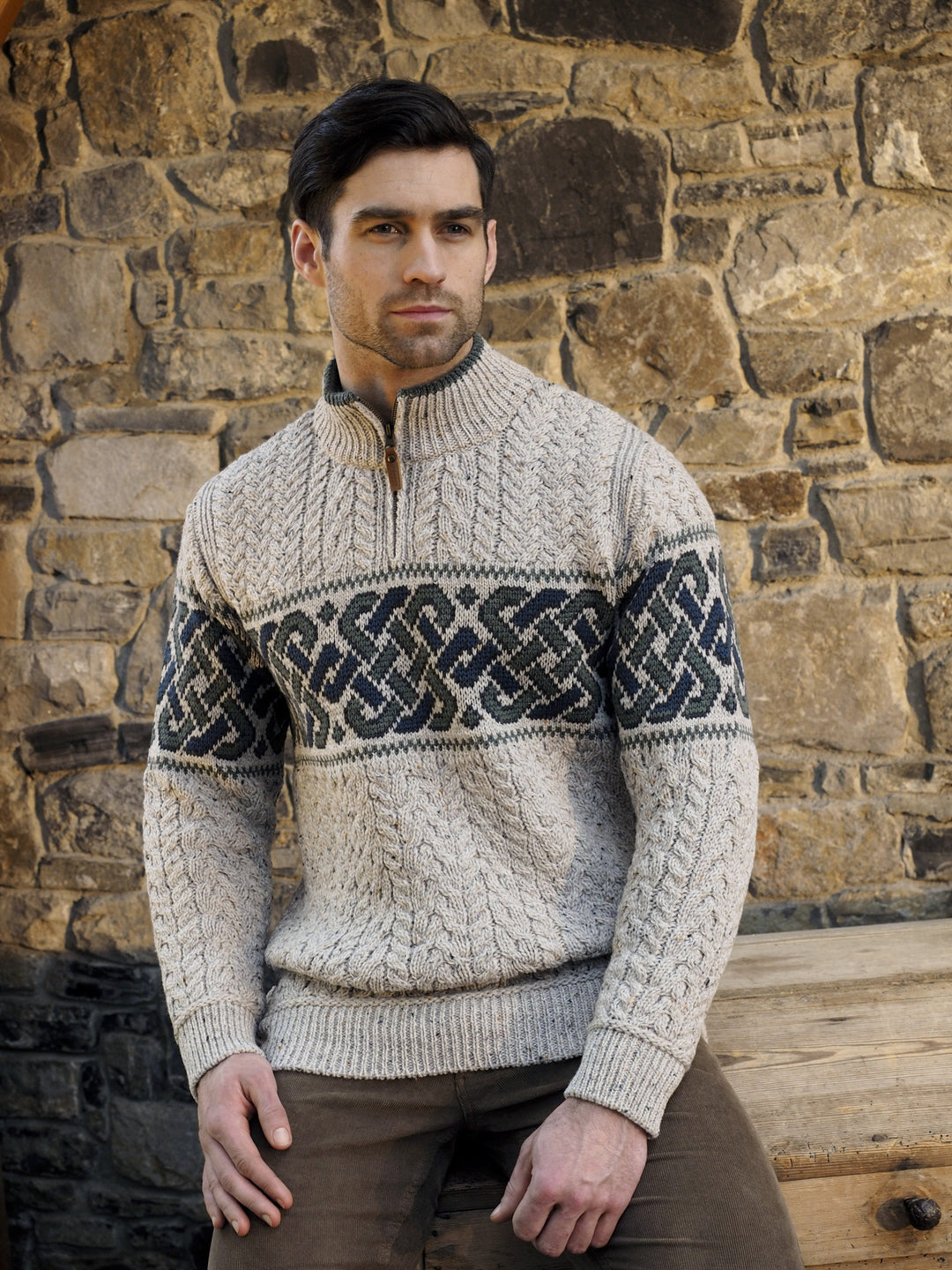 Konrad Herren Troyer mit Jacquard-Bordüre