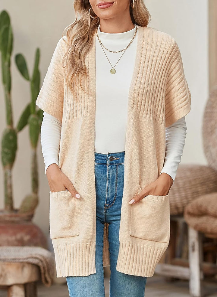 Lea Damen Kurzarm-Strickjacke mit offener Front, Faltenärmeln und Taschen – Beige