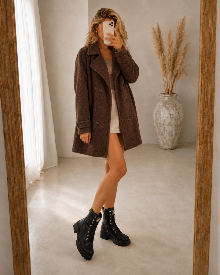 Lena Damen Gefütterte Jacke mit Drei-Knopf-Verschluss – Braun