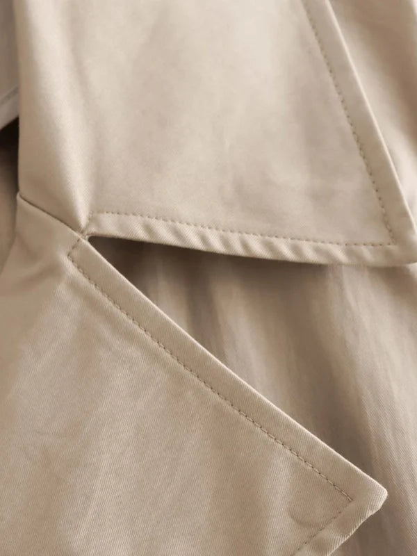 Lene | Damen kurze Jacke mit Reverskragen und doppelreihigem Verschluss