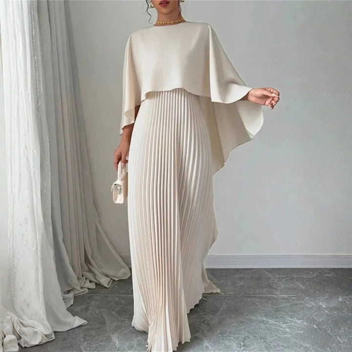 Lilou | Plissee Maxikleid mit Cape für Feste