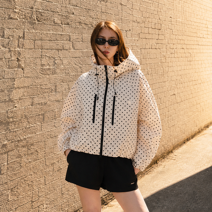 Liska Damen Kurze Oversize-Jacke mit weiter Kapuze und Ballonsaum