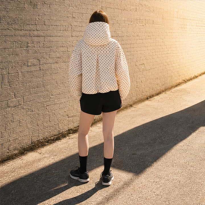 Liska Damen Kurze Oversize-Jacke mit weiter Kapuze und Ballonsaum