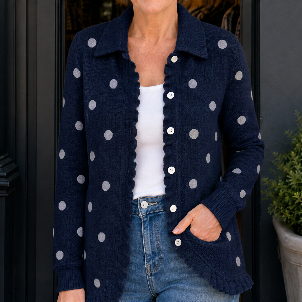 Lotta Damen Strickjacke mit Punktemuster, Kragen und Rüschenbesatz in Marineblau