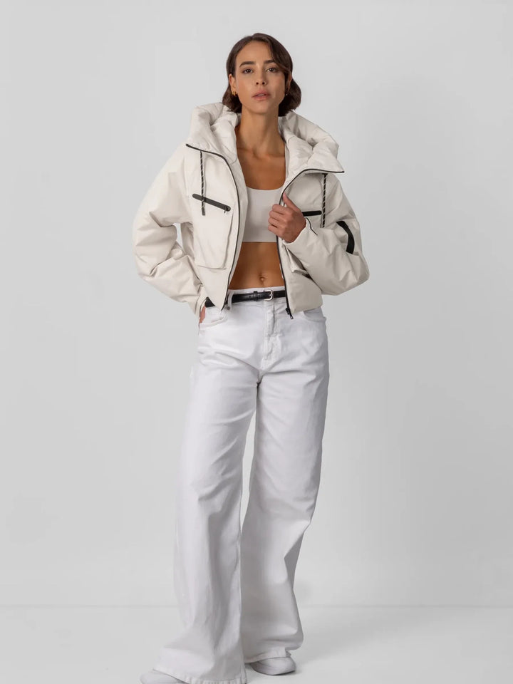Mara Damen Kurze Regenjacke mit Kapuze und Kordelzug – Arktisweiß