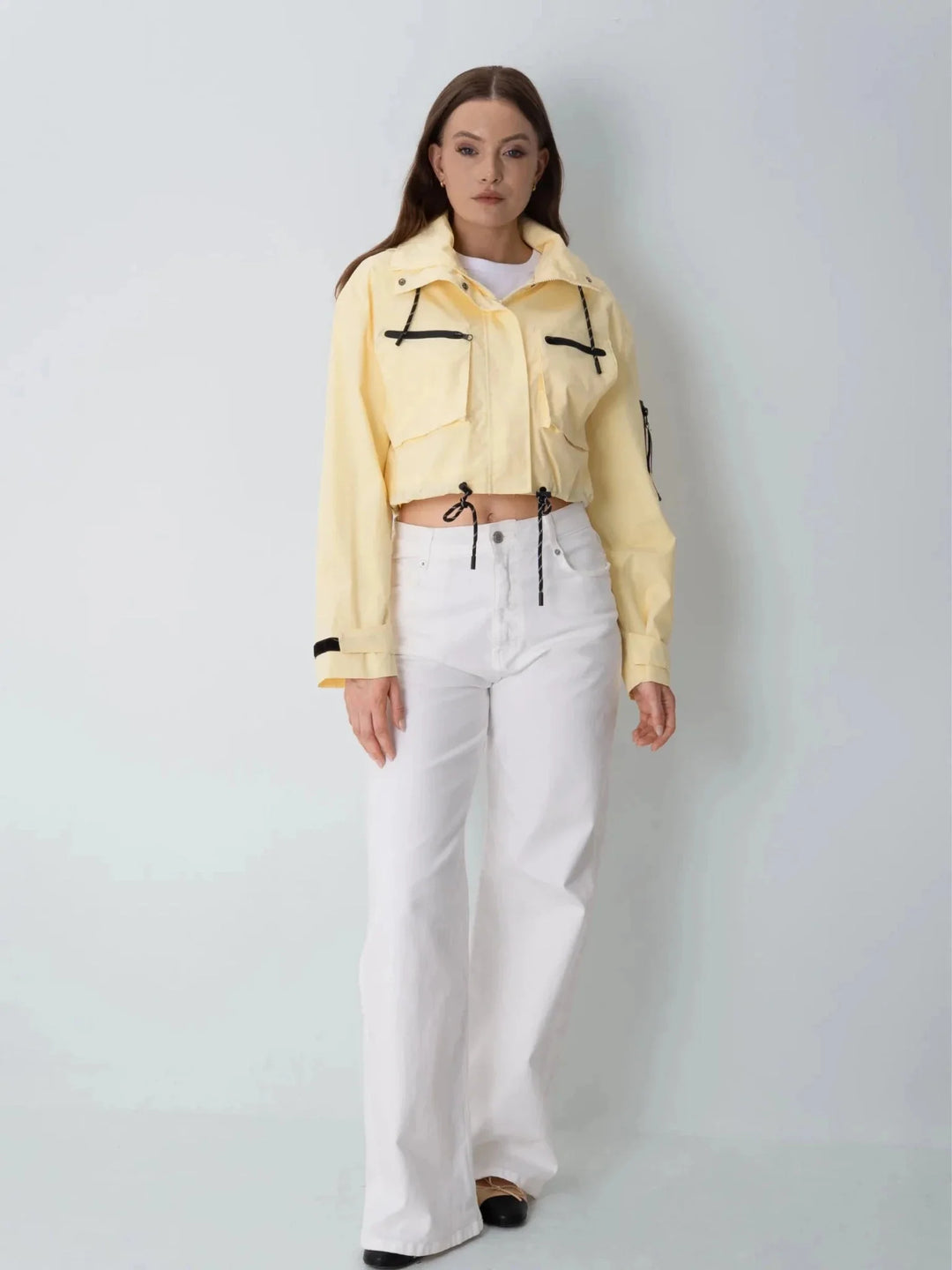Mara Damen Kurze Regenjacke mit Kapuze und Kordelzug – Buttercreme