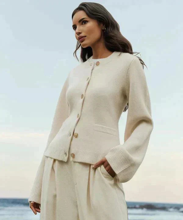 Martina | Warme Strickjacke aus Wollmischung