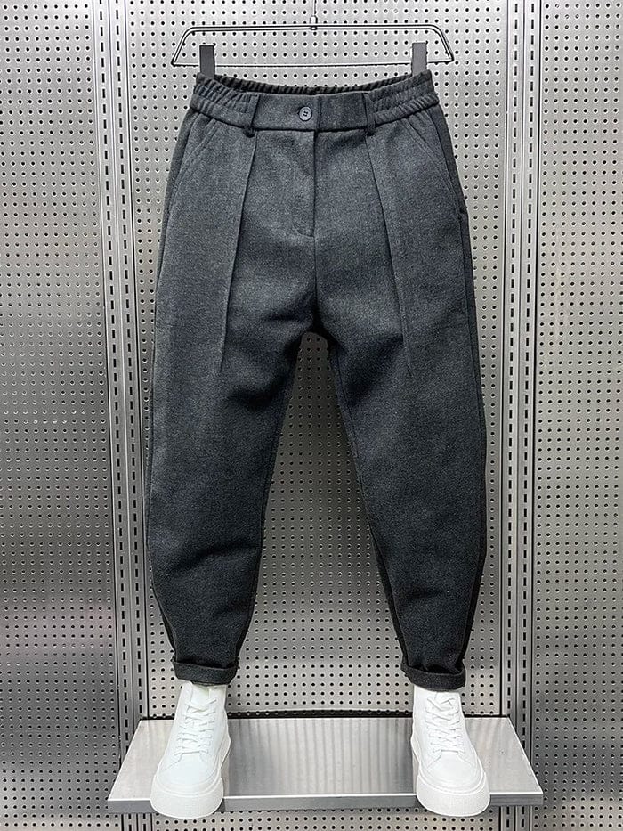 Mats Herren Bundfaltenhose mit hohem Bund und schmal zulaufendem Bein – Dunkelgrau