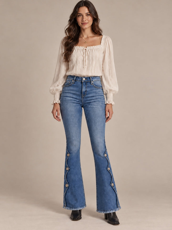 Mila Damen Bootcut-Jeans mit hohem Bund, Used-Details und offenem Saum – Blau