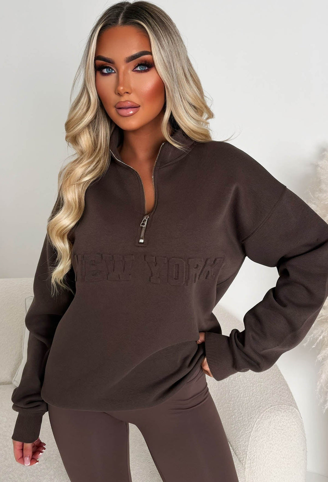 Mila Damen Oversized Sweatshirt mit kurzem Reißverschluss – Braun