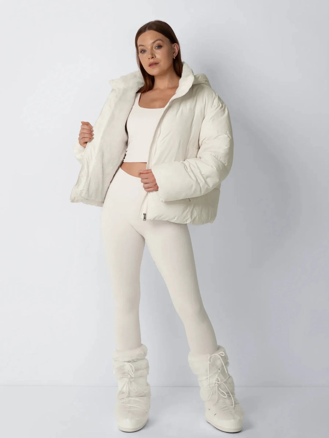 Nele Damen Kurze Steppjacke mit Abnehmbarer Kapuze – Perlweiß
