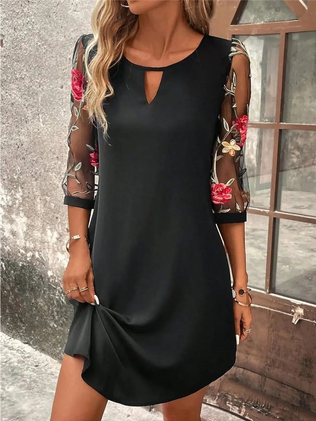 Razel | Spitzenkleid mit Blumenstickerei