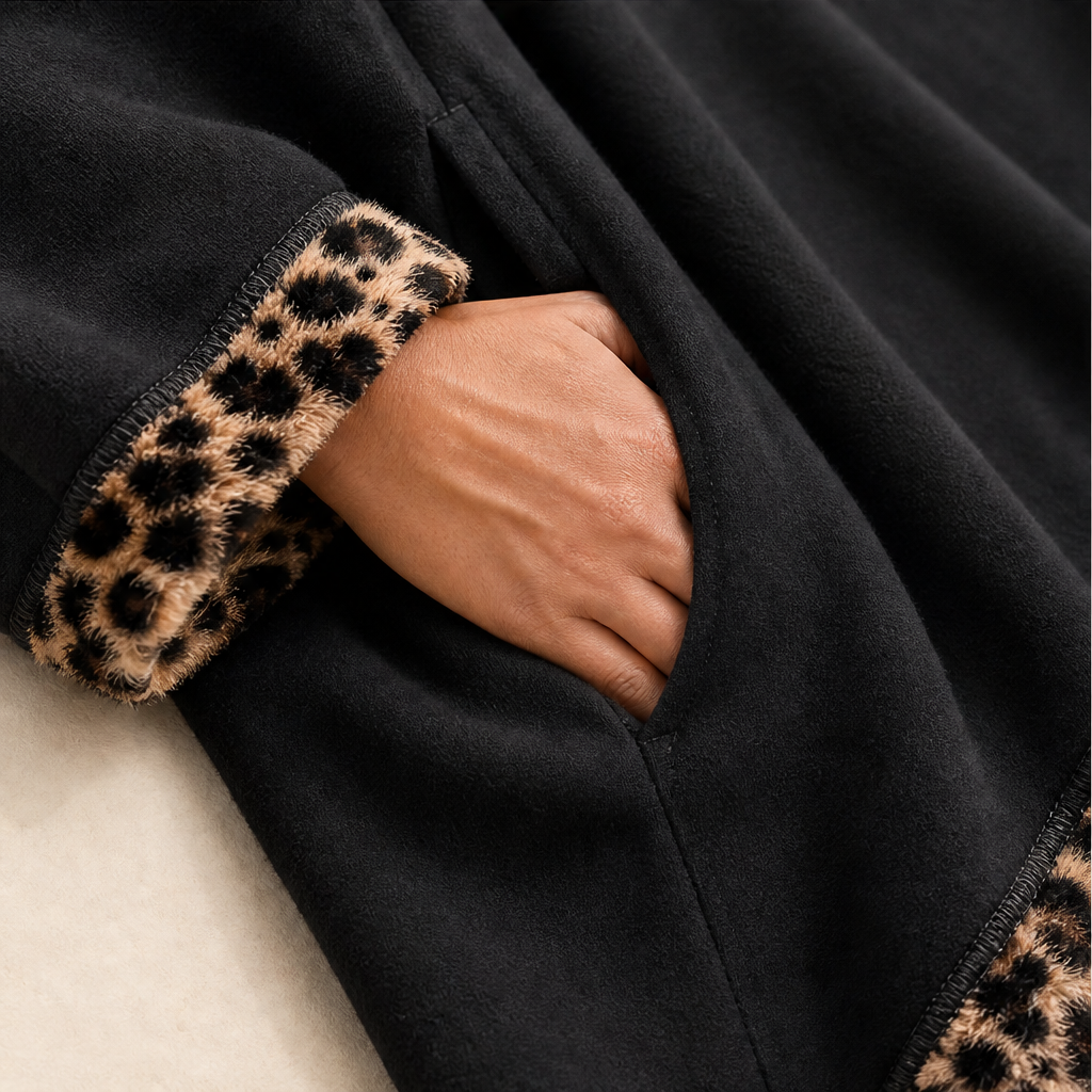 Runa Damen Oversize-Poncho-Hoodie mit Kapuze und Leopardenbesatz