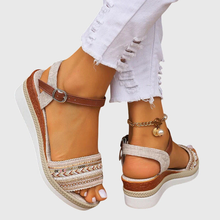Sandalen Damen mit Breitem Riemen und Sommerlichem Schnitt