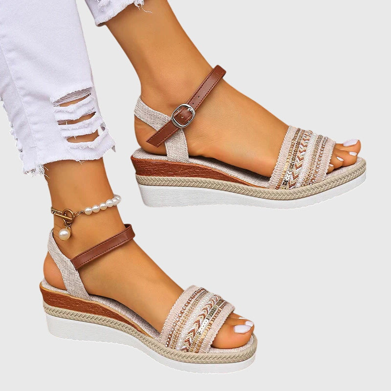 Sandalen Damen mit Breitem Riemen und Sommerlichem Schnitt