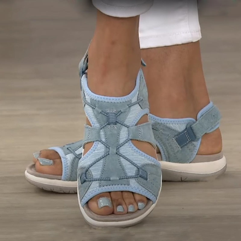 Sandalen Damen mit breiten Kreuzriemen Klettverschluss und offener Zehenpartie