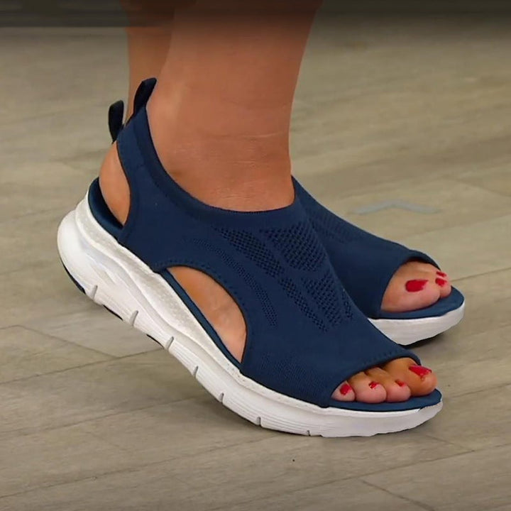 Sandalen Damen mit Strickobermaterial seitlichen Ausschnitten und Plateau-Sohle