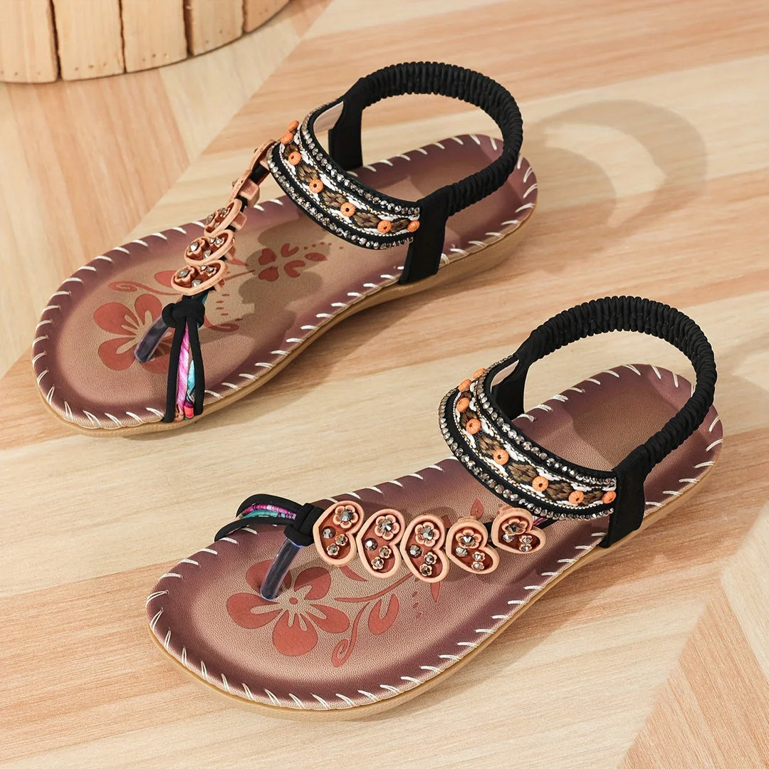 Sandalen Damen mit Zehenring und herzförmigen Applikationen