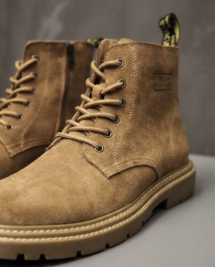 Herren Schnürstiefel mit Profilsohle – Hellbraun
