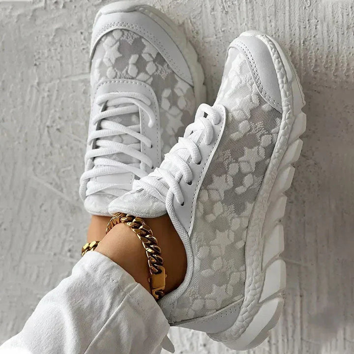 Sneaker Damen mit Floralem Spitzenmuster Schnürsenkel und Gerillter Außensohle