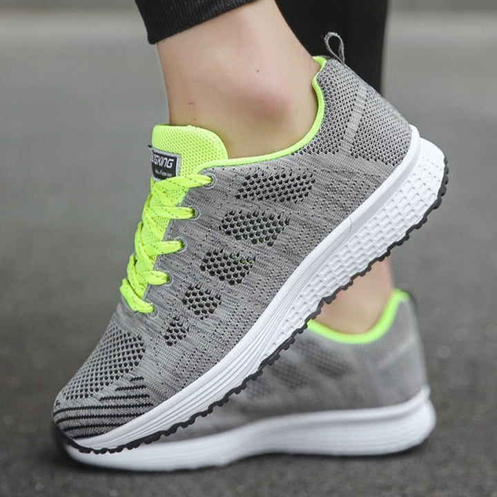 Sneaker Damen mit Mesh-Obermaterial und profilierter Sohle