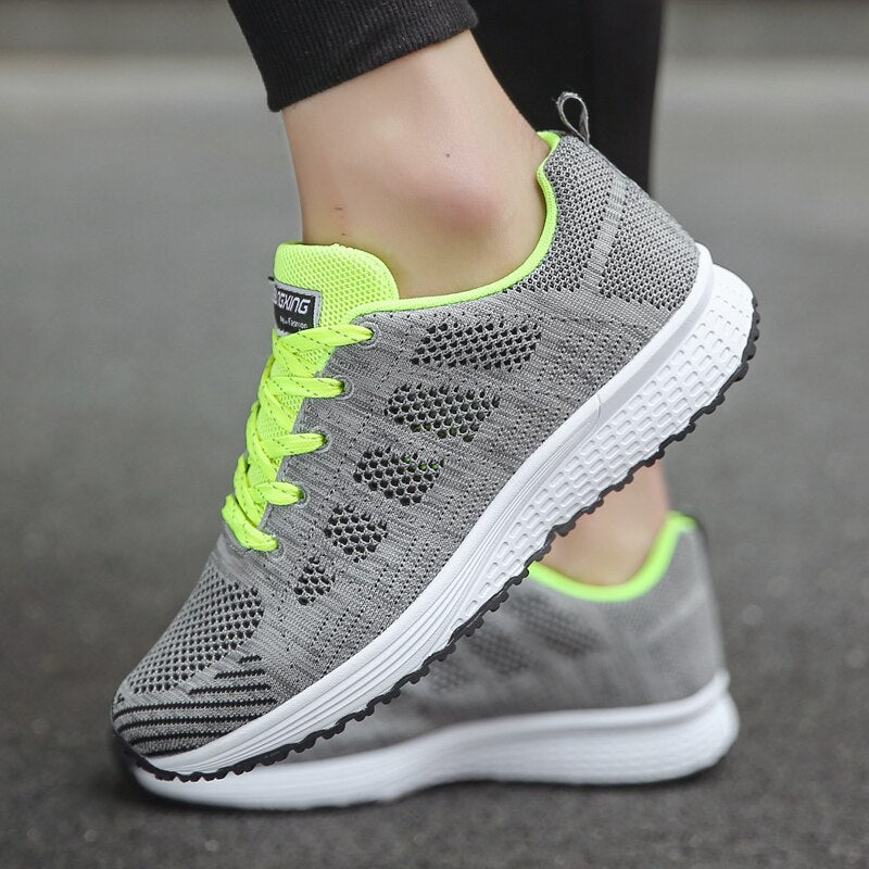 Sneaker Damen mit Mesh-Obermaterial und profilierter Sohle