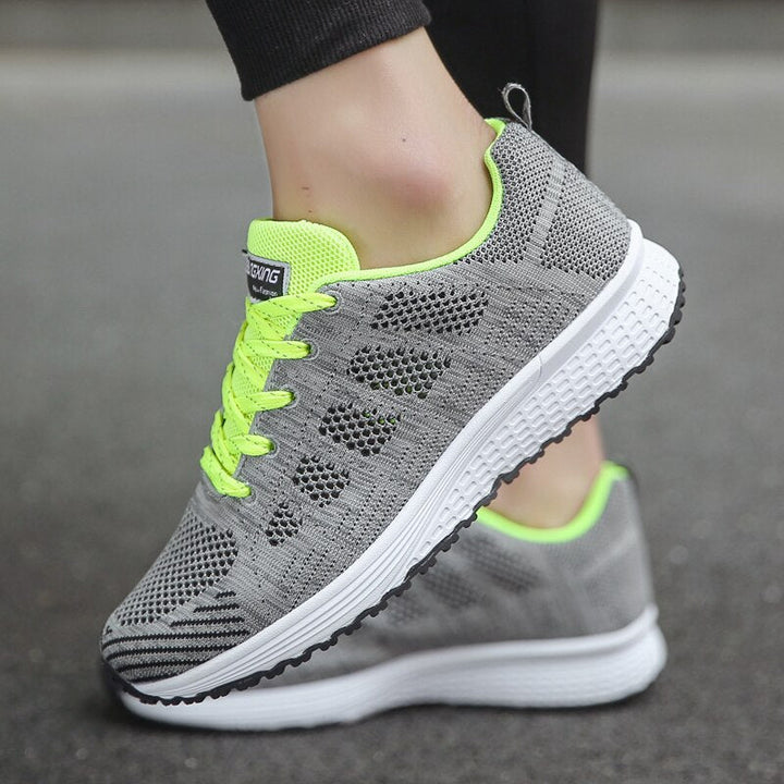 Sneaker Damen mit Mesh-Obermaterial und profilierter Sohle