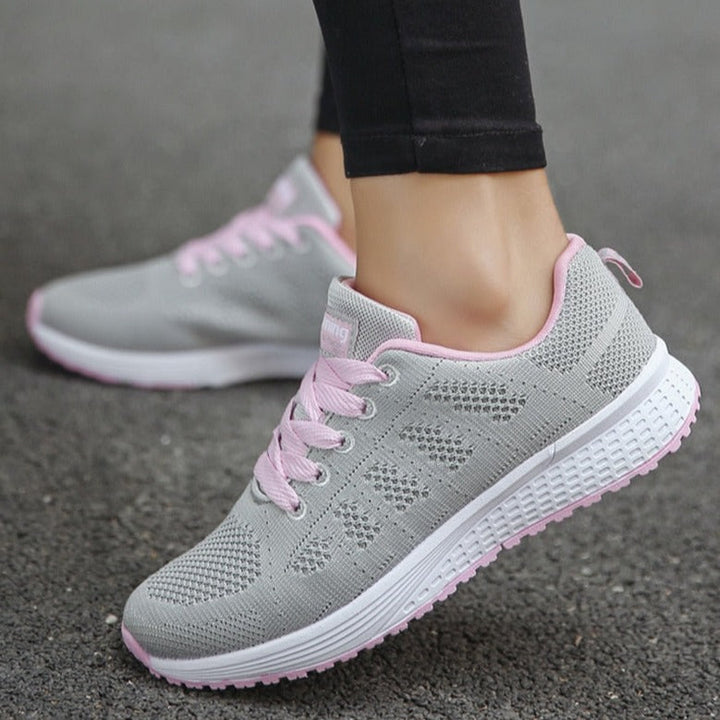 Sneaker Damen mit Mesh-Obermaterial und profilierter Sohle