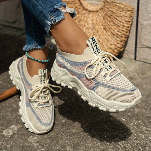 Sneaker Damen mit Netzobermaterial und Zweifarbigem Blockpanel und Plateausohle