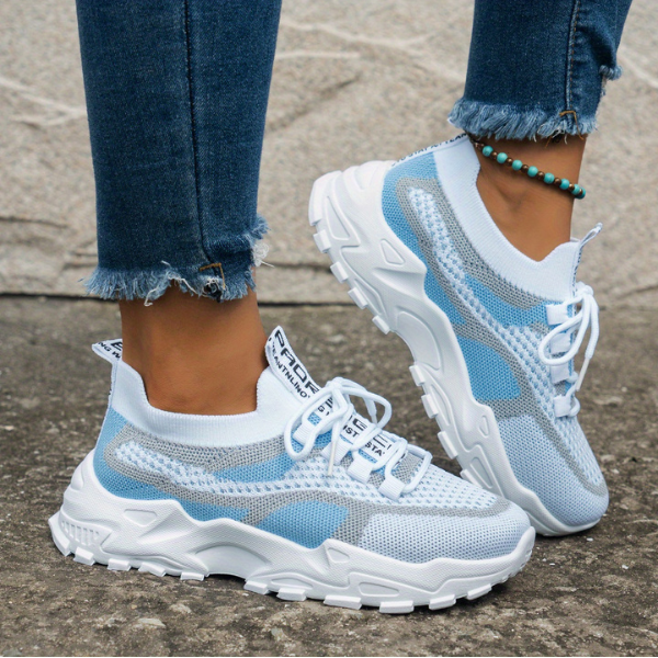 Sneaker Damen mit Netzobermaterial und Zweifarbigem Blockpanel und Plateausohle
