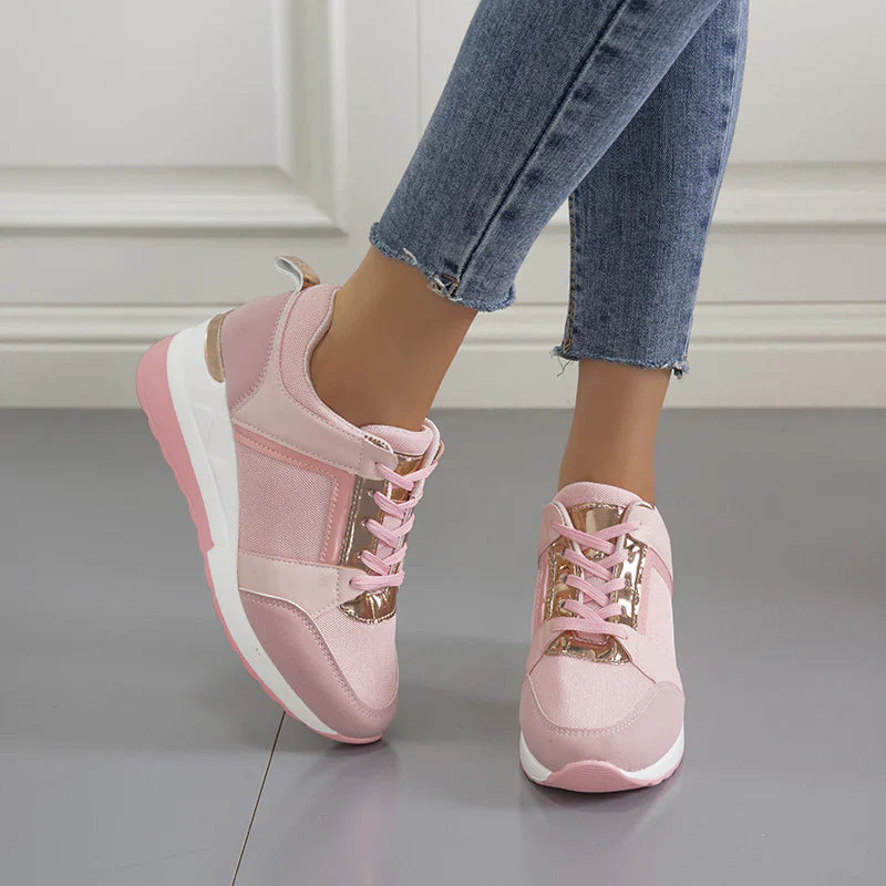 Sneaker Damen mit Schnürsenkel Perforierter Oberflächenstruktur und Keilabsatz
