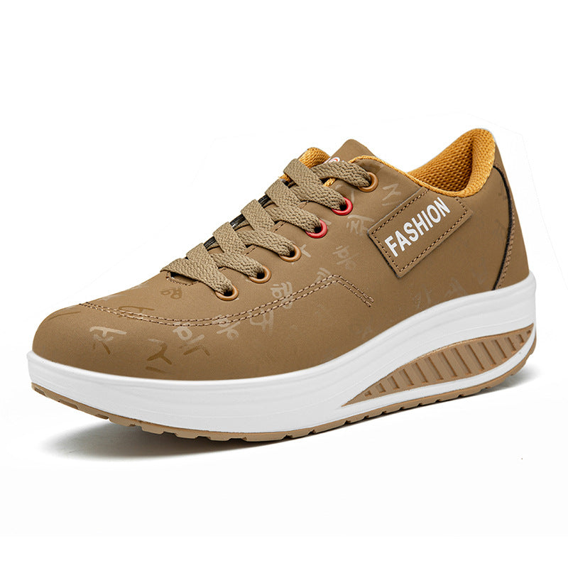 Sneaker Damen mit Schriftzeichenmuster und Keilsohle