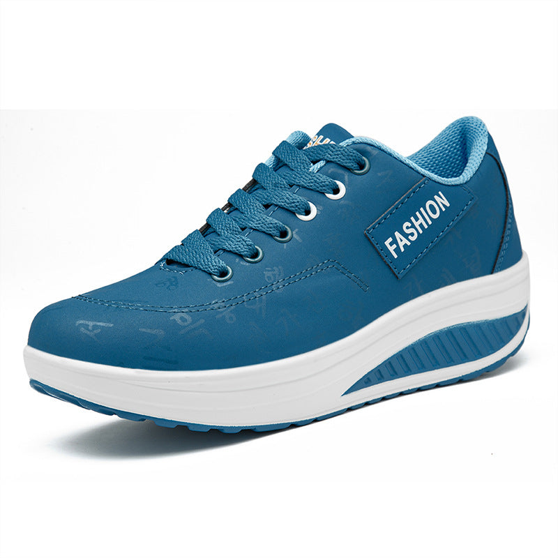 Sneaker Damen mit Schriftzeichenmuster und Keilsohle