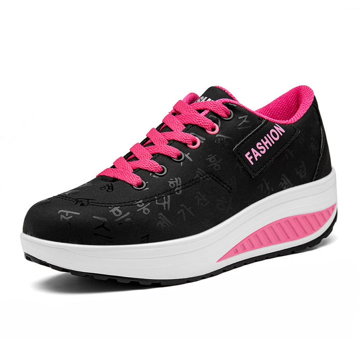 Sneaker Damen mit Schriftzeichenmuster und Keilsohle