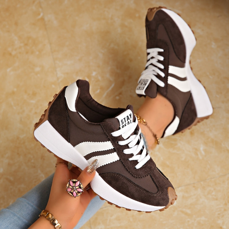 Sneaker Damen mit Streifenbesatz und dicker Sohle
